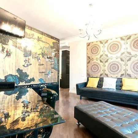 With One Bedroom In Barcelona, With Wonderful City View, Balcony And Wifi - 3 Km From The *