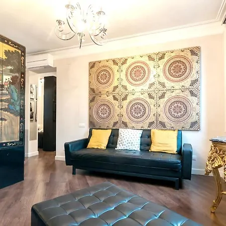 With One Bedroom In Barcelona, With Wonderful City View, Balcony And Wifi - 3 Km From The