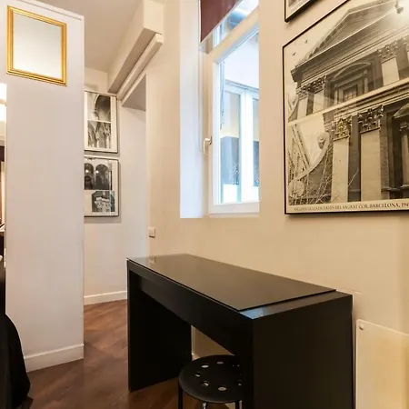 With One Bedroom In Barcelona, With Wonderful City View, Balcony And Wifi - 3 Km From The Lejlighed